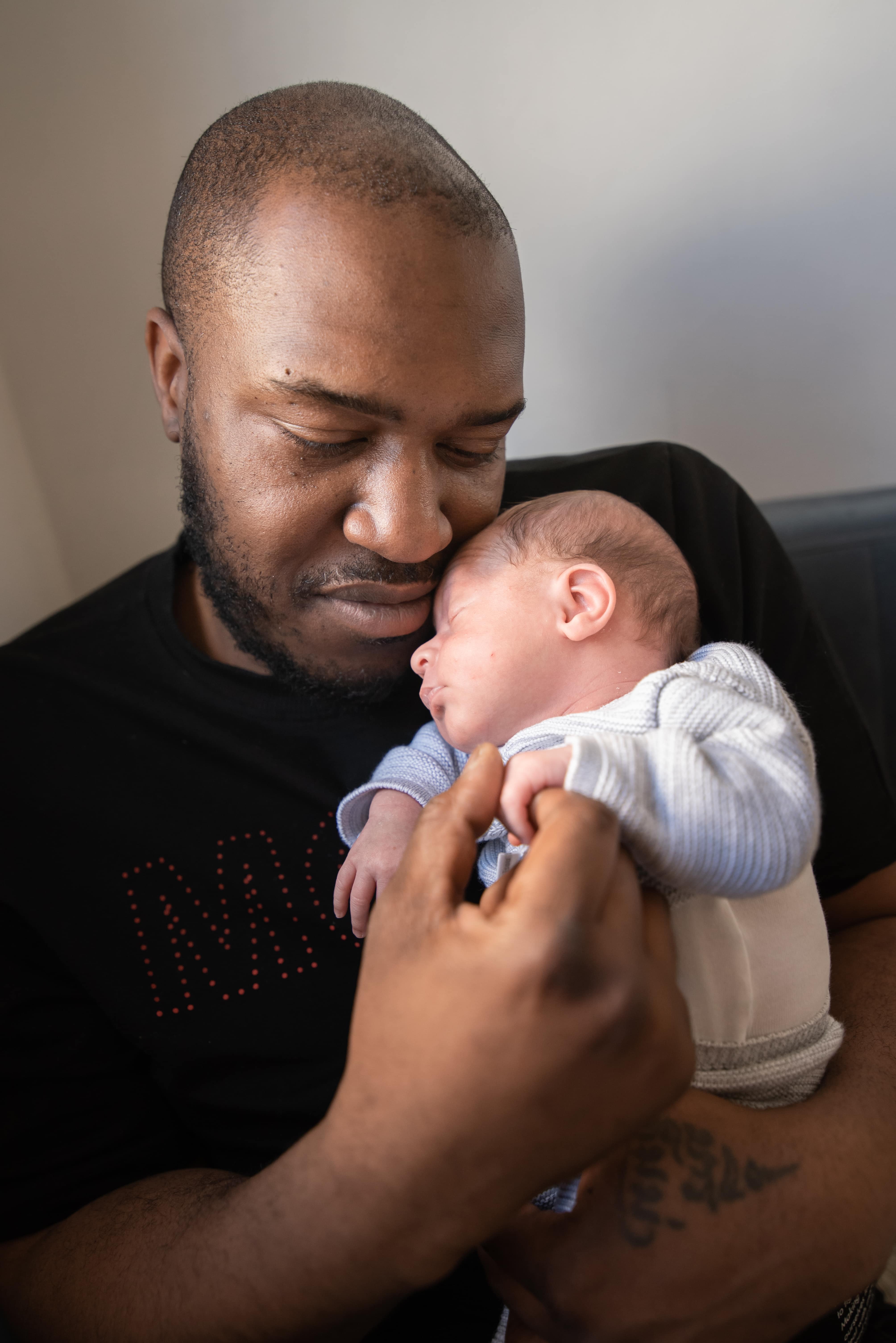 photographe paris, un père et son bébé