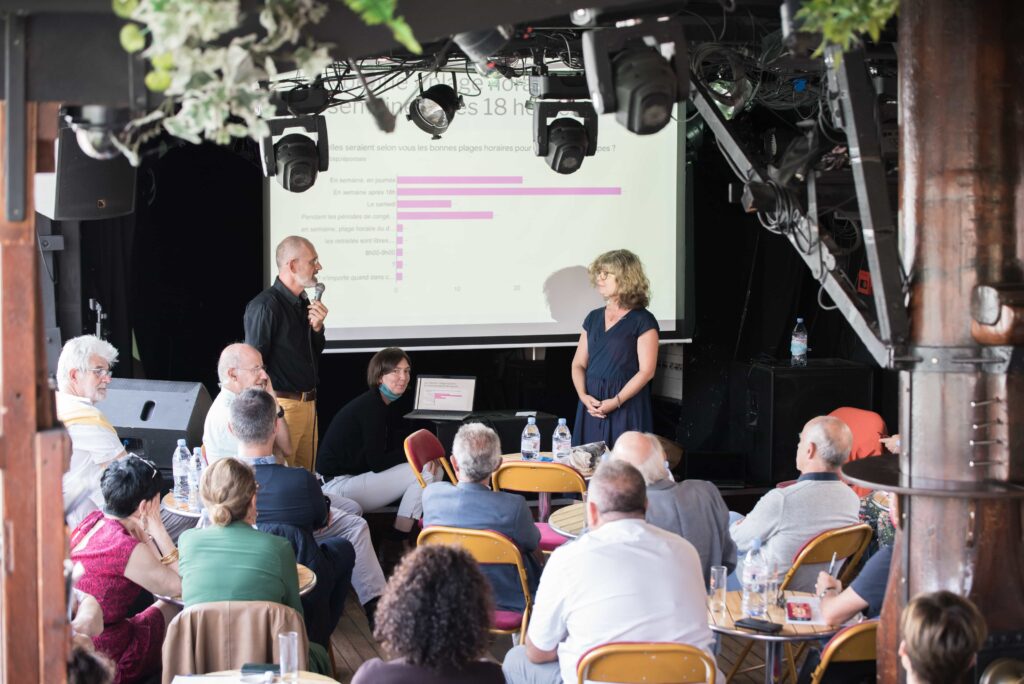 photo lors d'une conférence