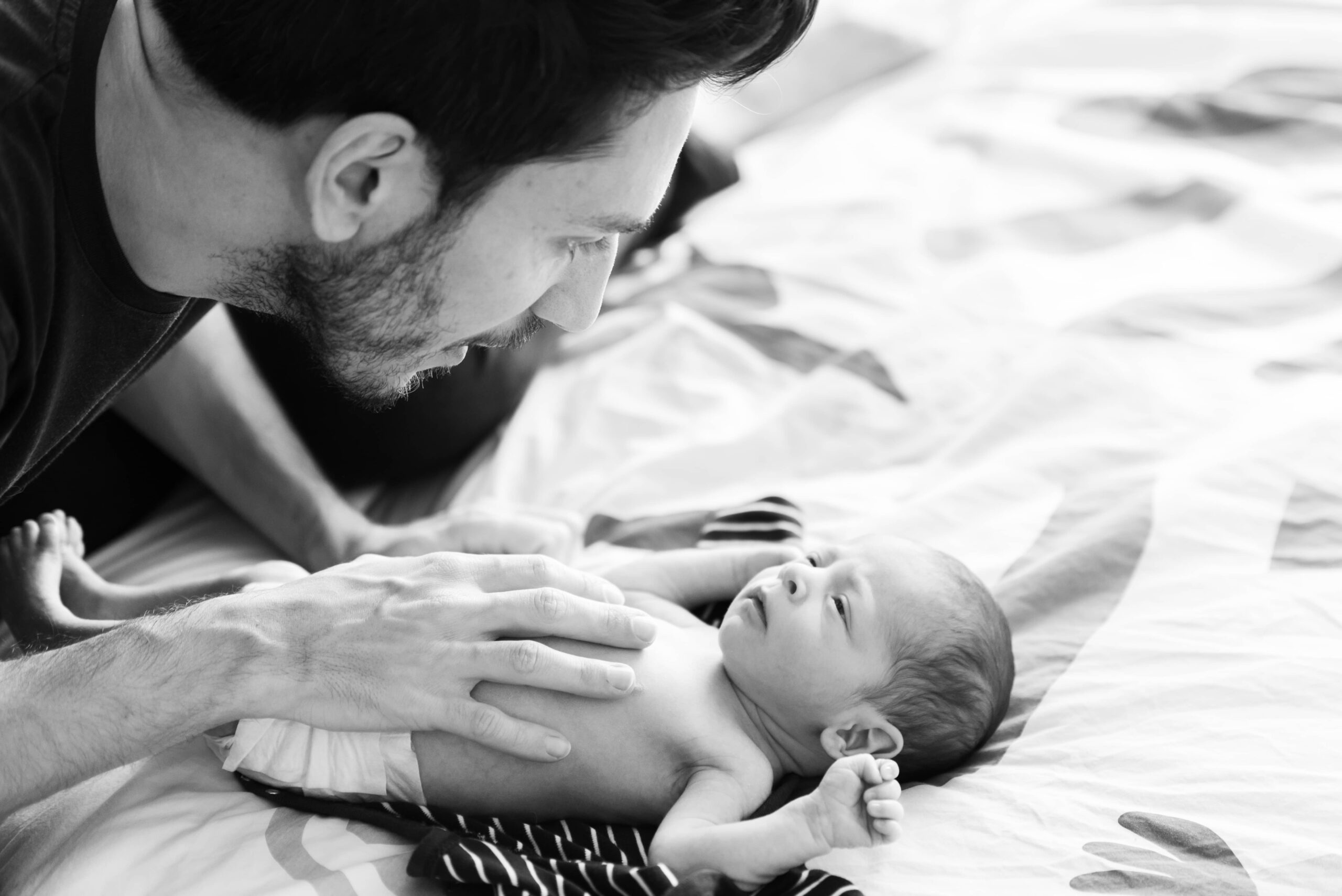 nouveau né et son père