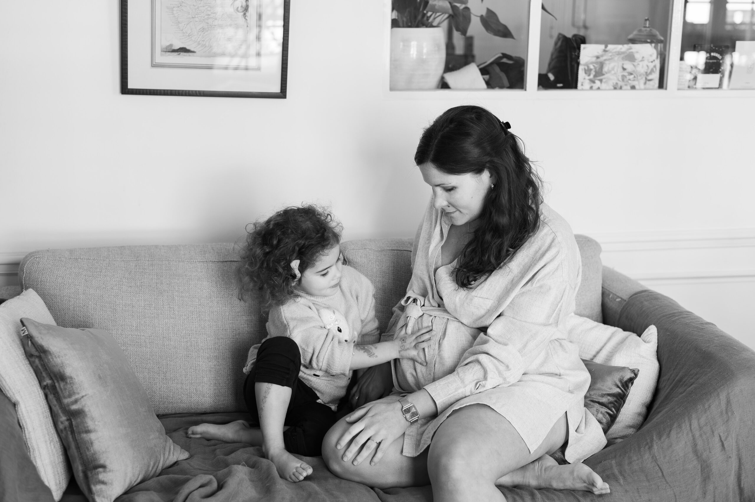 Photographe grossesse Paris, femme enceinte et sa fille